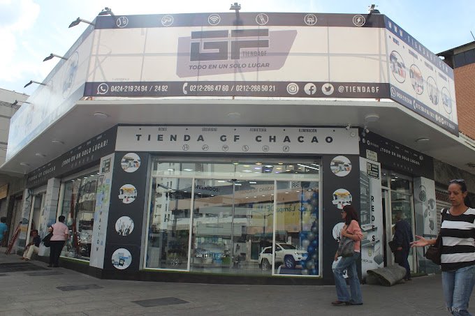 Fachada de Tiendas GF Chacao